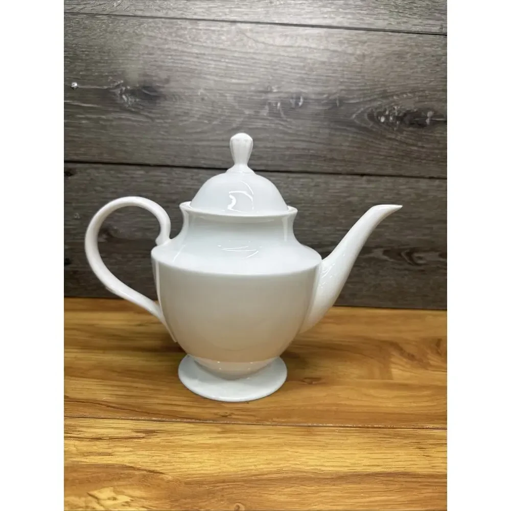 Lenox Classic White Fine Bone China Teapot Coffee Pot Made in USA Mint